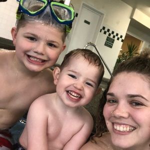 Meet your Posher, Holly